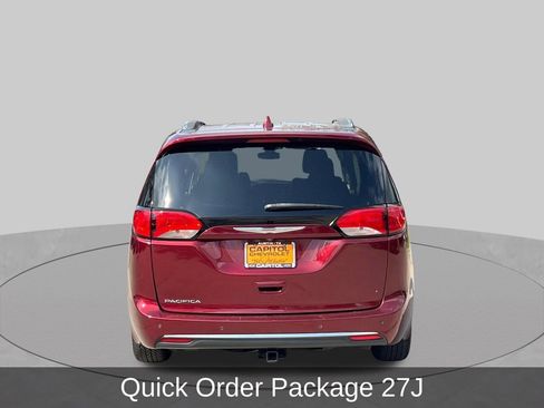 Used 2017 Chrysler Pacifica Touring-L Plus FWD image 4