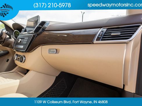 Used 2019 Mercedes-Benz GLE 400 4MATIC image 50