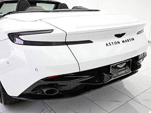 Used 2024 Aston Martin DB12 Convertible RWD image 17