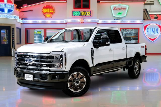 Used 2025 Ford F250 King Ranch w/ FX4 Off-Road Package AWD/4WD image 2