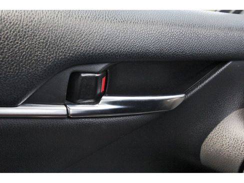 Used 2021 Toyota Camry XSE FWD image 23