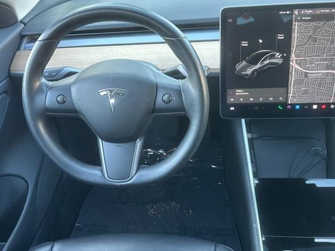 Used 2018 Tesla Model 3 Long Range image 14