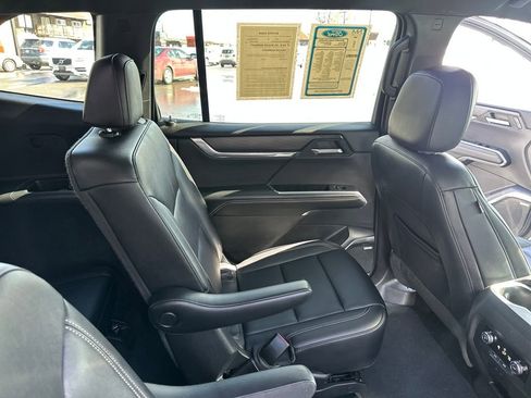 Used 2024 GMC Acadia Elevation FWD image 37