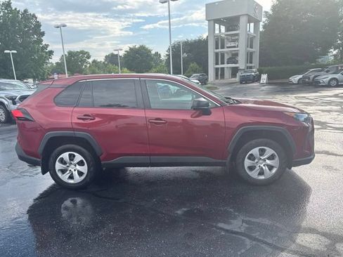 Used 2022 Toyota RAV4 LE AWD/4WD image 7