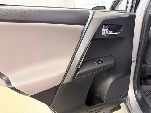 Used 2018 Toyota RAV4 XLE FWD image 15