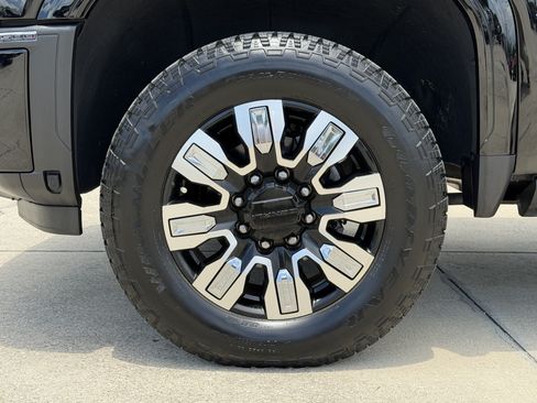 Used 2024 GMC Sierra 3500 Denali AWD/4WD image 34