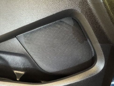 Used 2017 Ford Explorer XLT w/ Equipment Group 202A AWD/4WD image 44
