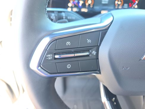 Used 2025 Chevrolet Suburban High Country image 28