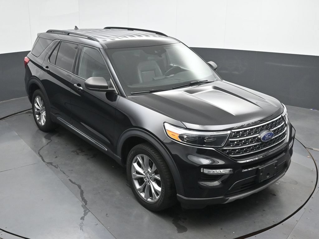 Used 2020 Ford Explorer XLT w/ Equipment Group 202A AWD/4WD image 34