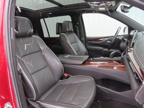 Used 2021 Cadillac Escalade ESV Premium Luxury w/ Driver Assist Tech Package image 27