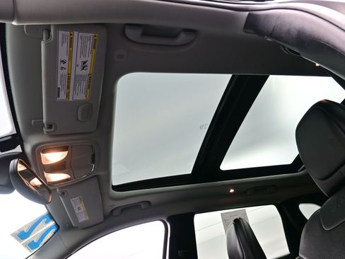 Used 2022 Jeep Cherokee Limited image 19