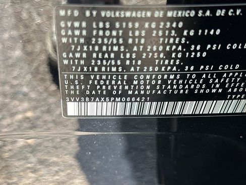 Used 2023 Volkswagen Tiguan SE FWD image 29
