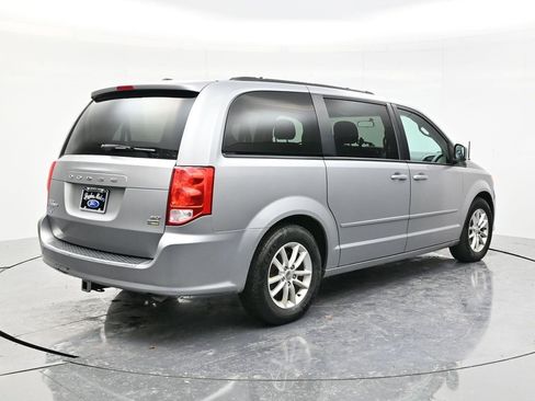 Used 2016 Dodge Grand Caravan SXT image 5