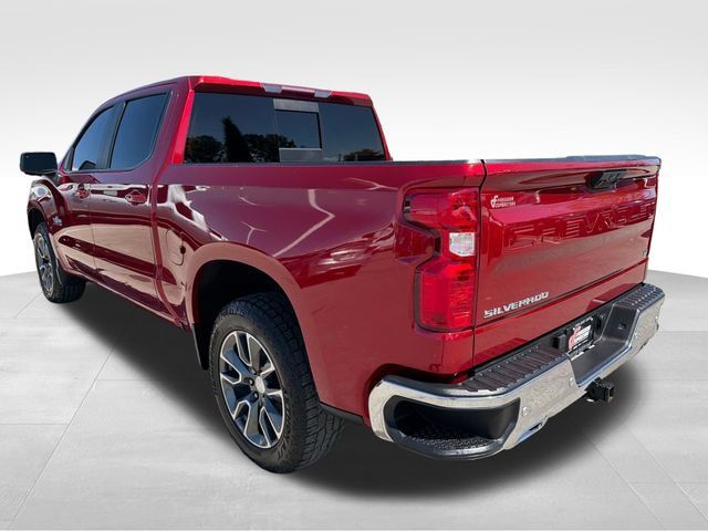Used 2022 Chevrolet Silverado 1500 LT AWD/4WD image 5