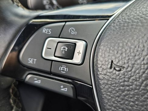 Certified 2021 Volkswagen Tiguan SE R-Line FWD image 26