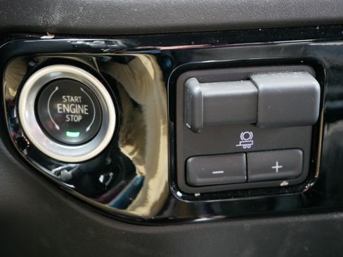 Used 2022 GMC Sierra 1500 SLT w/ SLT Premium Plus Package image 28