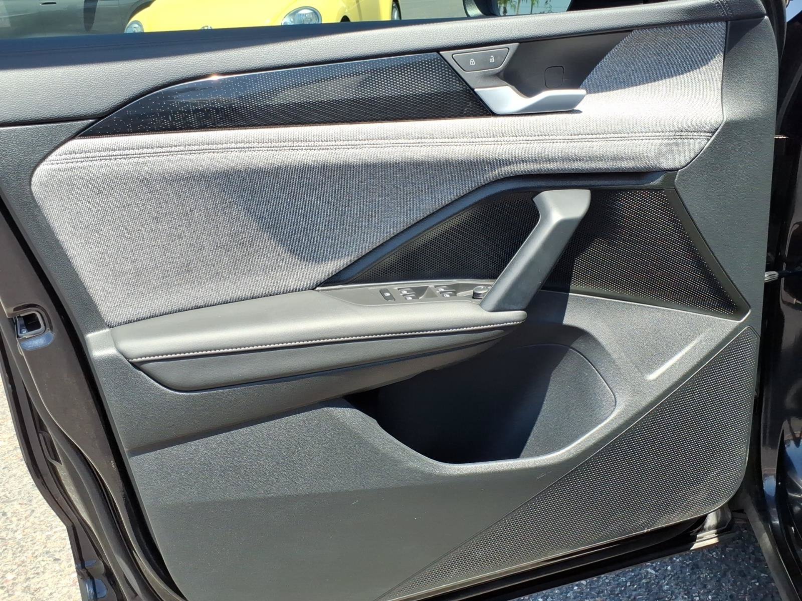 Certified 2025 Volkswagen Tiguan S FWD image 17