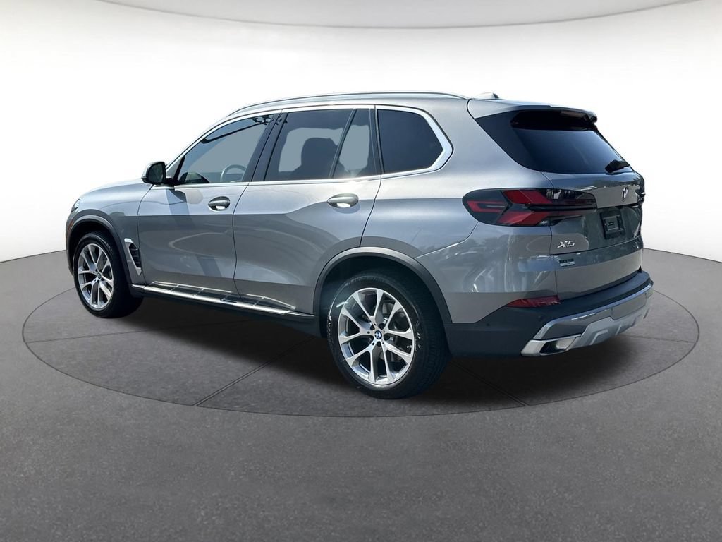 Used 2026 BMW X5 xDrive40i AWD/4WD image 3