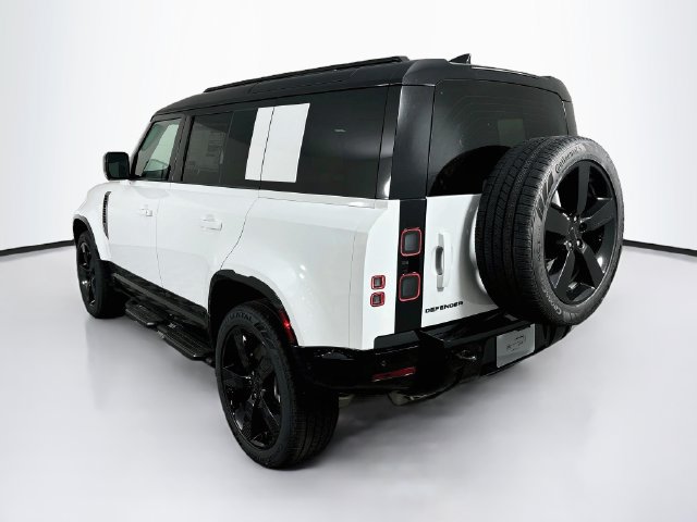 New 2026 Land Rover Defender 110 X-Dynamic SE AWD/4WD image 7