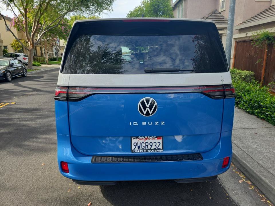 Used 2025 Volkswagen ID. Buzz 1st Edition RWD image 15