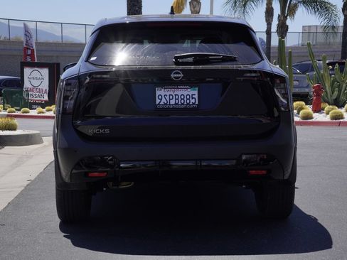 Used 2025 Nissan Kicks SV FWD image 5