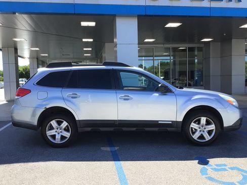 Used 2012 Subaru Outback 2.5i AWD/4WD image 5