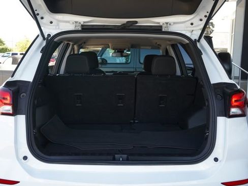 Used 2022 Chevrolet Equinox LS w/ LS Convenience Package FWD image 8