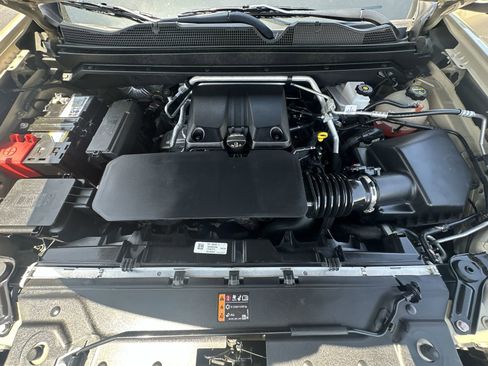 Used 2024 Chevrolet Colorado Z71 w/ Z71 Convenience Package 2 AWD/4WD image 33