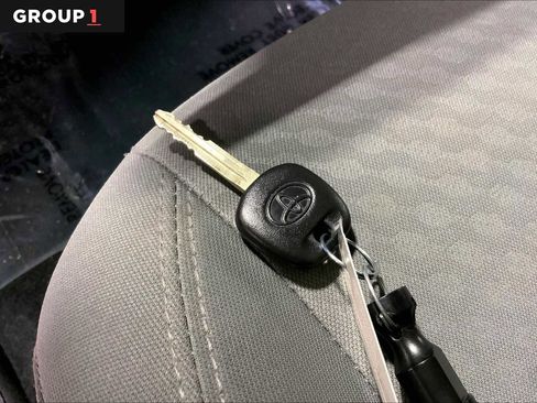 Used 2022 Toyota Tacoma SR image 12