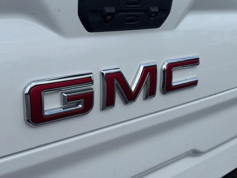 Used 2025 GMC Sierra 1500 SLT AWD/4WD image 18