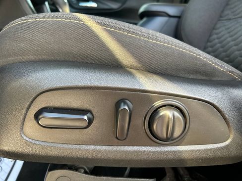 Used 2020 Chevrolet Equinox LT AWD/4WD image 19