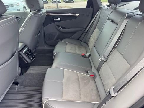 Used 2015 Chevrolet Impala LT image 8