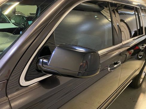 Used 2016 Chevrolet Suburban LTZ image 12