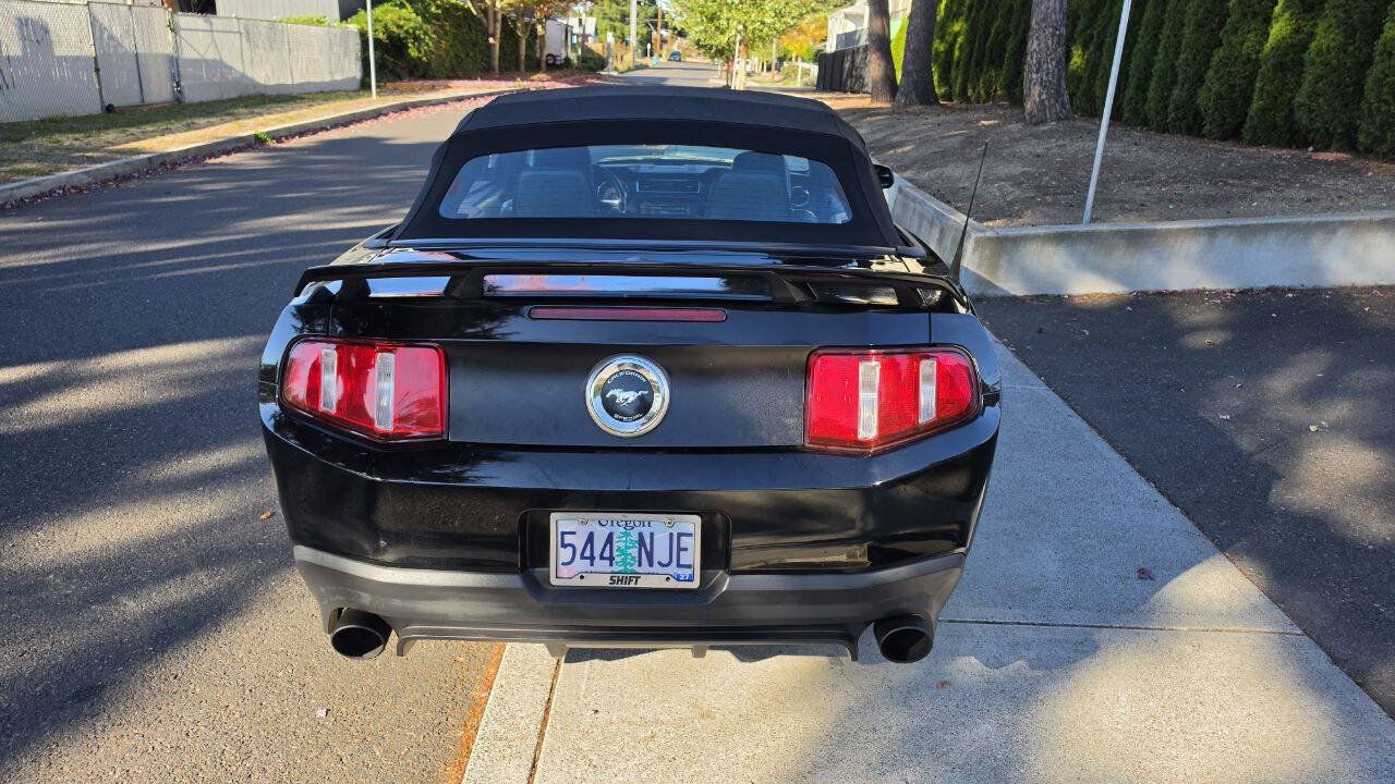 Used 2011 Ford Mustang GT Premium w/ Electronics Pkg RWD image 6