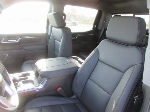 New 2026 GMC Sierra 1500 Elevation w/ Elevation Premium Package AWD/4WD image 14