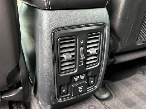 Used 2016 Jeep Grand Cherokee Limited image 35