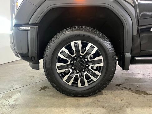 Used 2024 GMC Sierra 2500 Denali Ultimate AWD/4WD image 14