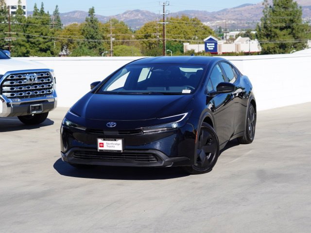 Used 2025 Toyota Prius LE FWD image 5