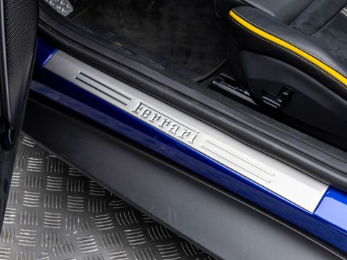 Used 2025 Ferrari Roma Spider image 17