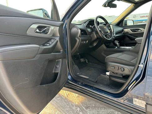 Used 2022 Chevrolet Traverse LT image 21