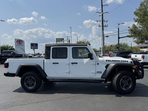 Used 2022 Jeep Gladiator Rubicon w/ Cold Weather Group image 2