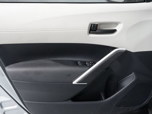 Certified 2026 Toyota Corolla Cross L FWD image 27