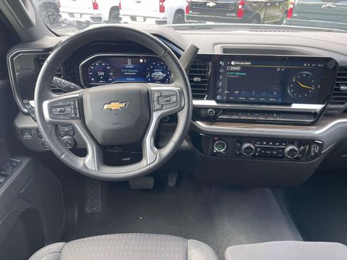 Used 2022 Chevrolet Silverado 1500 LT image 11
