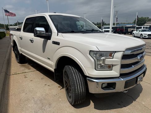 Used 2015 Ford F150 Lariat w/ Equipment Group 502A Luxury AWD/4WD image 4