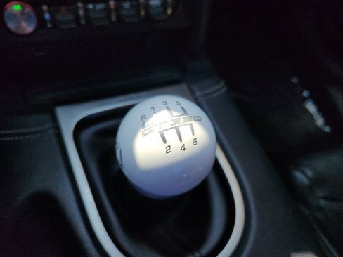 Used 2019 Ford Mustang Shelby GT350 w/ Technology Package image 5