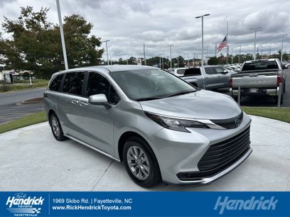 Certified 2025 Toyota Sienna LE
