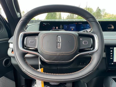 New 2025 Lincoln Navigator L Black Label AWD/4WD image 7