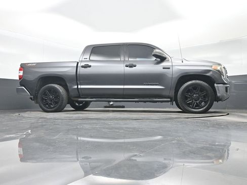 Used 2019 Toyota Tundra SR5 w/ SR5 Upgrade Package RWD image 31