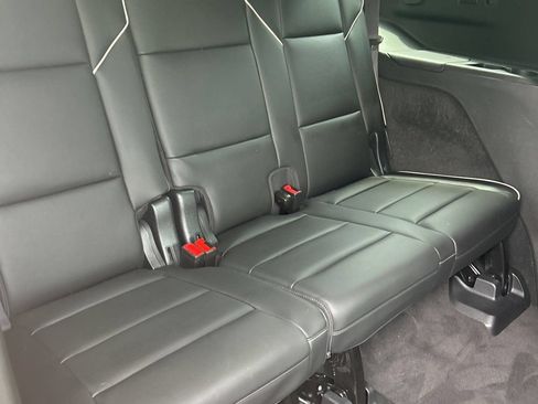 Used 2022 Cadillac Escalade Premium Luxury AWD/4WD image 6