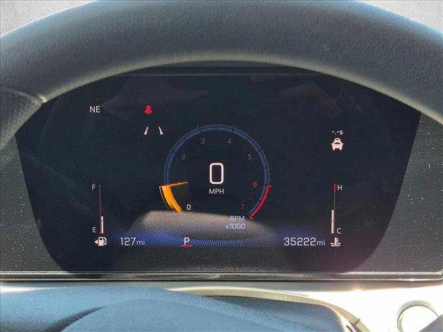 Used 2025 Chevrolet Trax LT FWD image 11